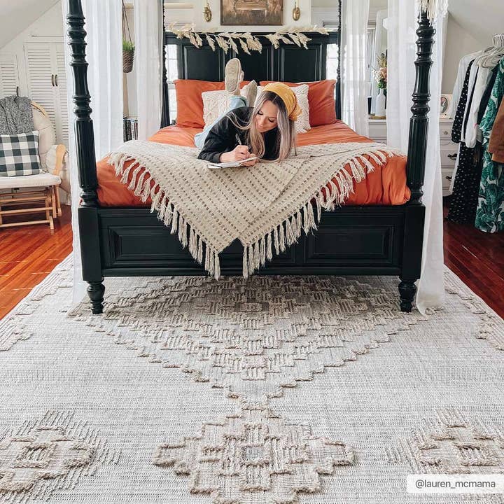 Ampusungan Large Medallion High-Low Texture Area Rug - Urban Ashram