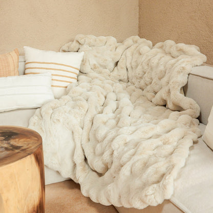 Plushie LUXE Faux Fur Throw Blanket – rear view